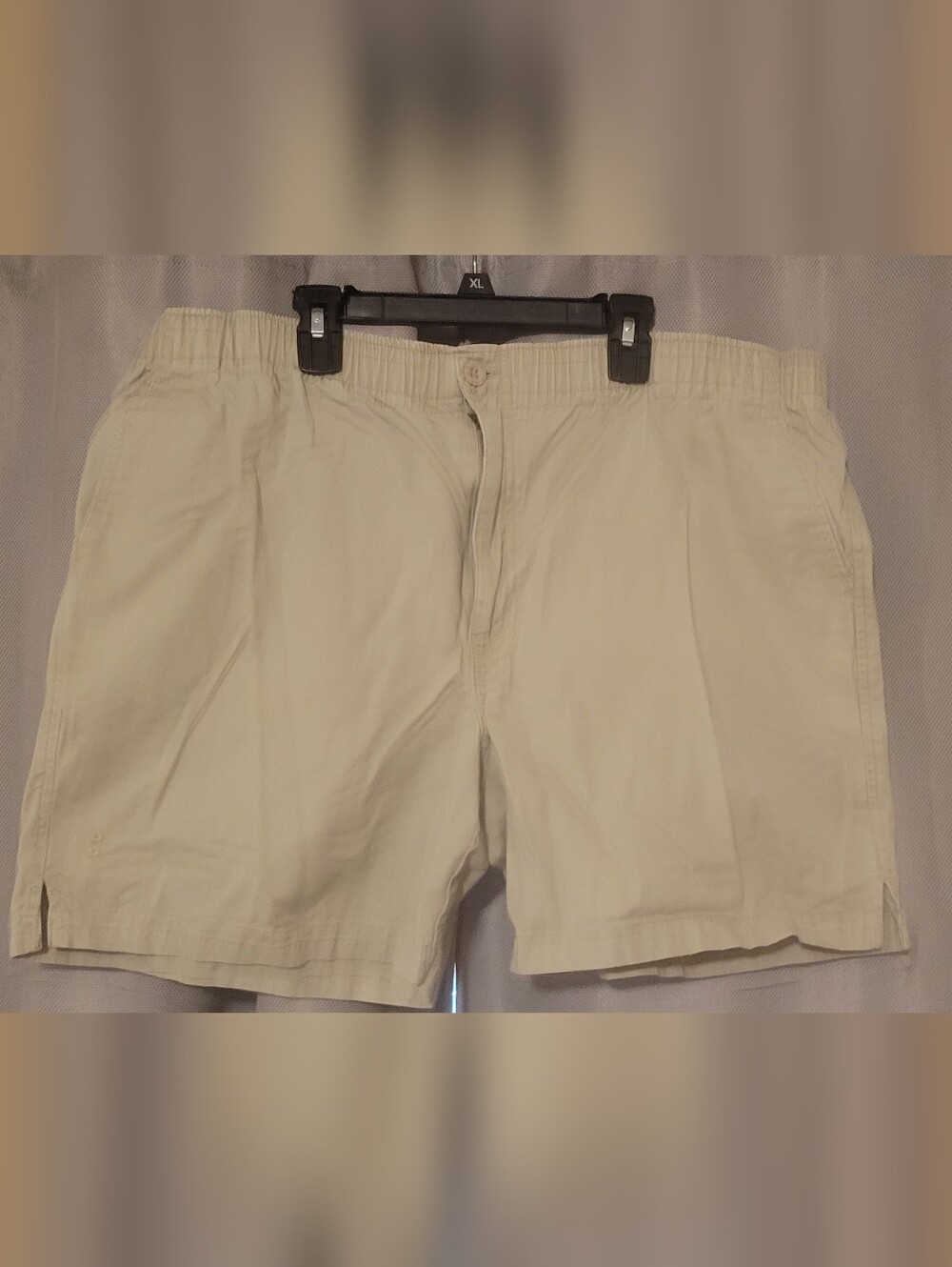 Izod Khaki/Tan Men’s Casual Shorts